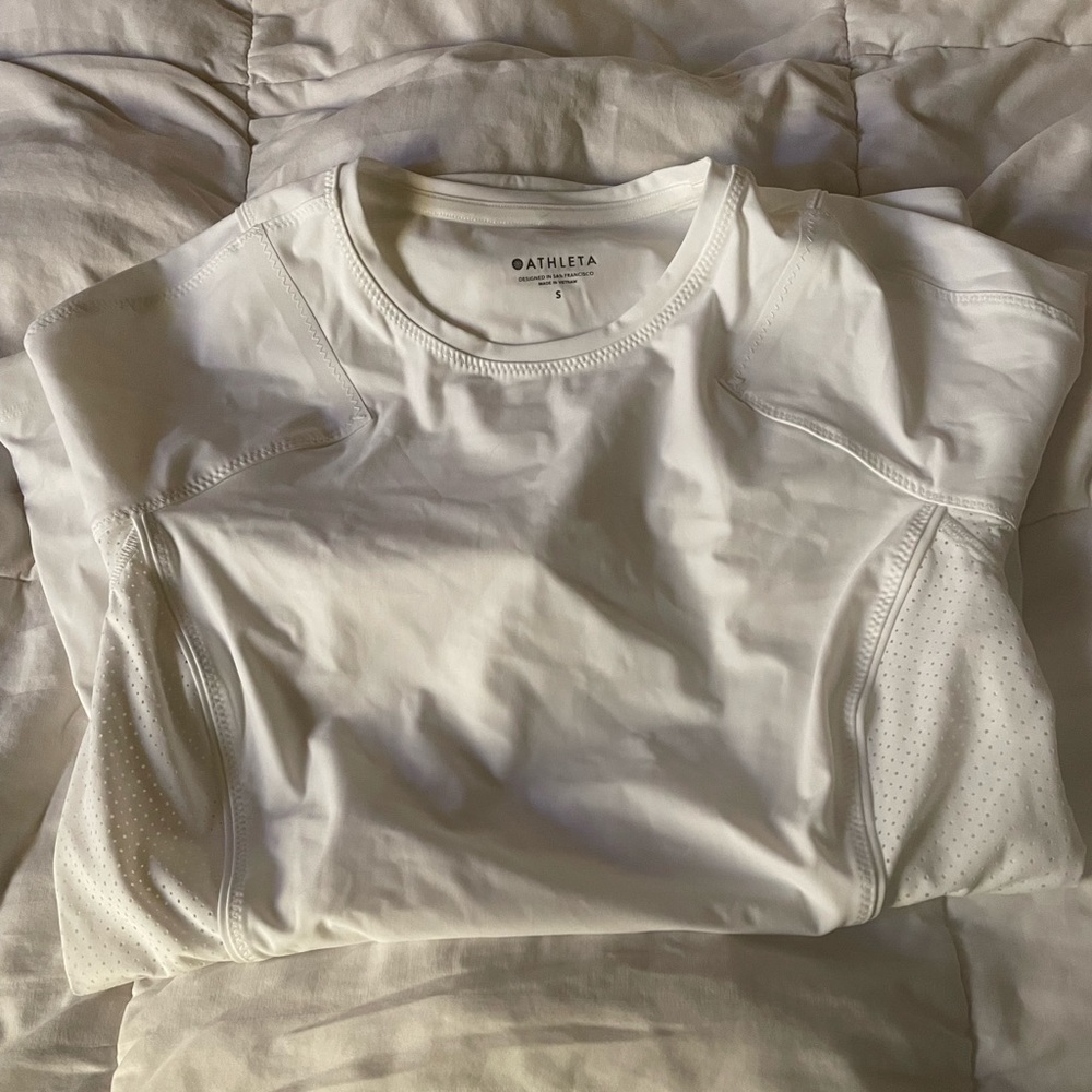 New with tags 🏷️ white Athleta long sleeve size: S